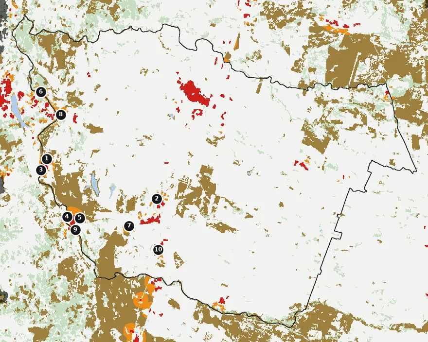 Mapa de Bulnes con las zonas pobladas, la plantación forestal a menos de 500 m y el área quemada entre 2023 y 2025