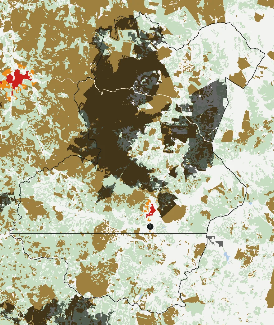 Mapa de Ninhue con las zonas pobladas, la plantación forestal a menos de 500 m y el área quemada entre 2023 y 2025