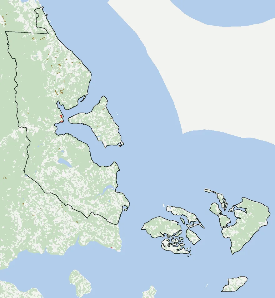Mapa de Quemchi con las zonas pobladas, la plantación forestal a menos de 500 m y el área quemada entre 2023 y 2025