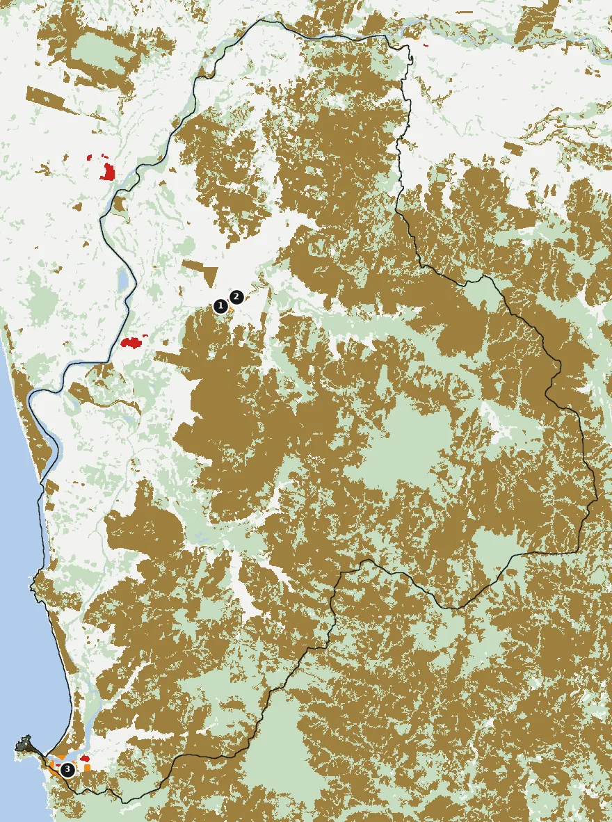 Mapa de Toltén con las zonas pobladas, la plantación forestal a menos de 500 m y el área quemada entre 2023 y 2025