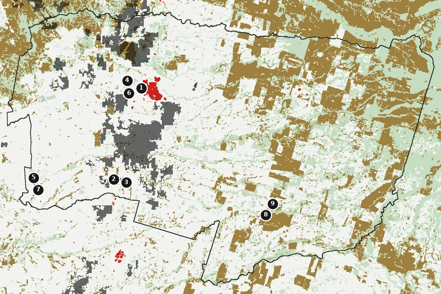 Mapa de Victoria con las zonas pobladas, la plantación forestal a menos de 500 m y el área quemada entre 2023 y 2025